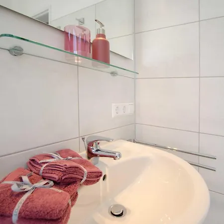 Clara 바트사흐사